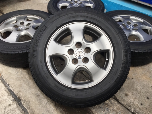 ล้อแม็ก Toyota Vigo Champ สีเทาดำ ขอบ 16 พร้อมยาง Michelin 215-65-16 ปี 14