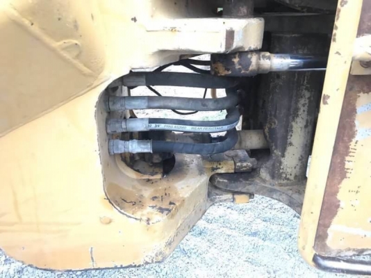 ขาย 395,000 บาท CATTERPILAR 910 เครื่องดี เกียร์ดี (ต่อแขน-เปิดปาก) ปั้มแรง ยางสวย เอกสารชื้อขาย  รถอยู่ จ นครปฐม โทร 0610710295