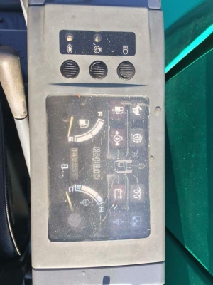 ขายรถขุด ยี่ห้อ: KOBELCO แบบ: SK030  ราคา 390,000 บาท (ต่อรองได้คะ)   รถเก่านอกแท้ มีเอกสารใบอินวอย  รถไม่เคยผ่านการใช้งานในไทย100\%  แทรกเหล็ก ปั้มนิ้ว คอนโทนสั้น รถพร้อมลงงาน  สนใจติดต่อ โทร : 099-907-9273 กิ๊ฟ กมลชนก  โทร : 099-907-3356 ช่างบัง  ไอดี ไล