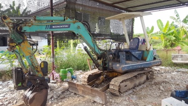 ขายkomatsu pc30-5พร้อมหัวแย็กปูน ขายkomatsu pc30-5พร้อมหัวแย็กปูน