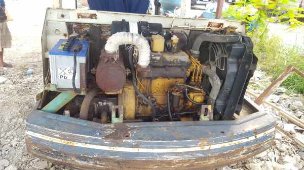 ขายkomatsu    pc30-5พร้อมหัวแย็กปูน