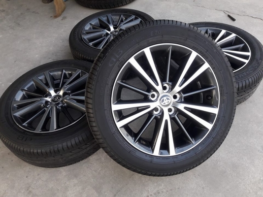 ขายล้อแม็กป้ายแดง altis 16"&times;6.5" พร้อมยางปี17 สนใจติดต่อร้าน ก.เจริญการยางครับ 081-3747940