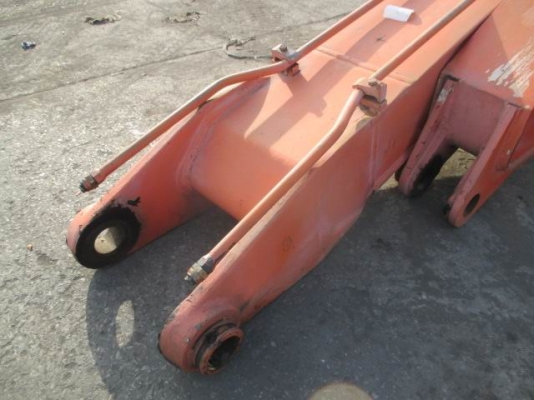 สินค้าเก่านอก สภาพสวย ขายถูกด่วนๆ บูม-อาร์มพร้อมบุ๊งกี๋ รถขุดไซค์ 200 / ราคาเพียง 200,000 บาท สนใจรีบติดต่อ 0819337688