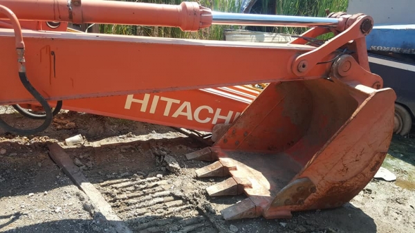 สินค้าเก่านอก สภาพสวย ขายถูกด่วนๆ บูม-อาร์มพร้อมบุ๊งกี๋ รถขุดไซค์ 200 / ราคาเพียง 200,000 บาท สนใจรีบติดต่อ 0819337688