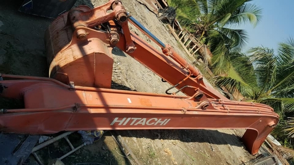 สินค้าเก่านอก สภาพสวย ขายถูกด่วนๆ บูม-อาร์มพร้อมบุ๊งกี๋ รถขุดไซค์ 200 / ราคาเพียง 200,000 บาท สนใจรีบติดต่อ 0819337688