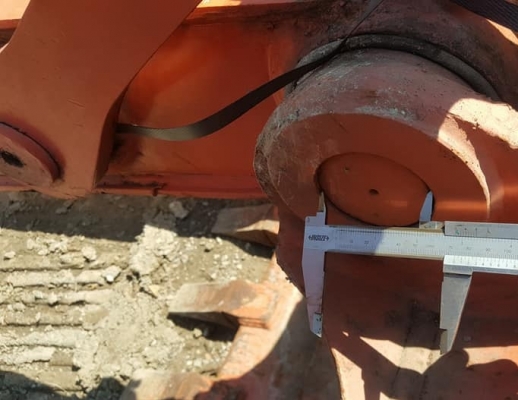 สินค้าเก่านอก สภาพสวย ขายถูกด่วนๆ บูม-อาร์มพร้อมบุ๊งกี๋ รถขุดไซค์ 200 / ราคาเพียง 200,000 บาท สนใจรีบติดต่อ 0819337688