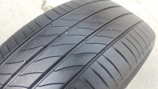 ขายยาง215/60/16 ปี16/3เส้น+ปี15/1เส้น MICHERLIN 3ST 4 เส้น