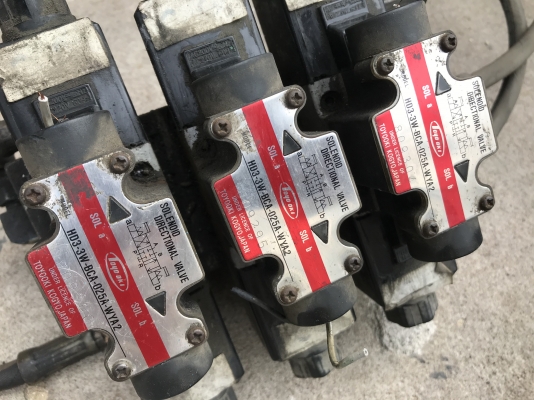 ขายชุดปั้มน้ำมันไฮโดรลิคครบชุดไฟบ้าน Mitsubishi 2HP. 220V พร้อมวาร์คคอนโทรล 3ชุด 220V กระบอกไฮโดรลิค ชุดคุมไฟ สภาพสวย พร้อมใช้งาน