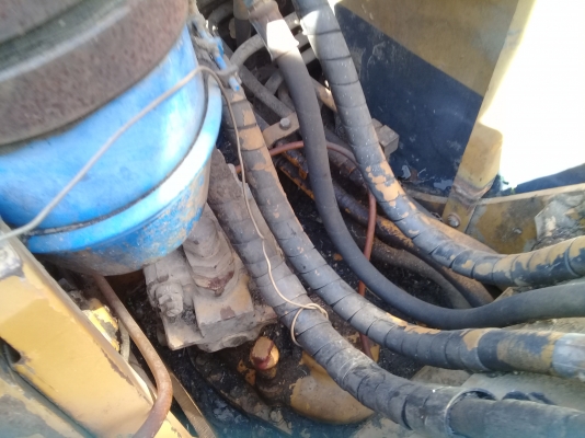 ขายด่วนรคแบคโฮKOMATSU PC-60 ปี 45 พร้อมใช้งาน