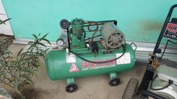 ต้องการขาย อุปกรณ์ทำคาร์แคร์ สภาพดีผ่านการใช้่งานน้อยมากๆ ต้องการขาย อุปกรณ์ทำคาร์แคร์ สภาพดีผ่านการใช้่งานน้อยมากๆ