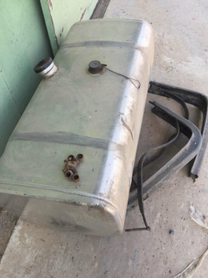 ขายด่วนถังน้ำมันอลูมิเนี่ยม ขนาด 300 ลิตร