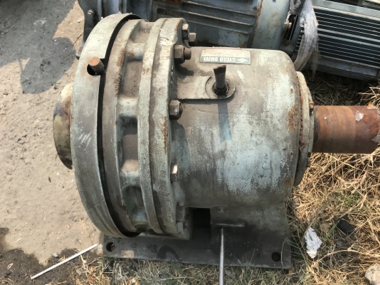 ขายหัวเกียร์ทดรอบ Cycro drive Sumitomo made in Japan อัตราทด 1:17 รุ่นใหญ่ เพลาออก 4นิ้ว สภาพสวย หมุนนิ่ม พร้อมใช้งาน มี 2ตัวครับ ขายหัวเกียร์ทดรอบ Cycro drive Sumitomo made in Japan อัตราทด 1:17 รุ่นใหญ่ เพลาออก 4นิ้ว สภาพสวย หมุนนิ่ม พร้อมใช้งาน มี 2ตัวครับ