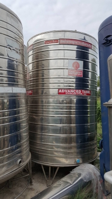 ขายถังน้ำสแตนเลสมือสอง มีหลายใบ3000 4000 5000