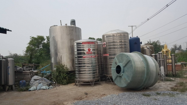 ขายถังน้ำสแตนเลสมือสอง มีหลายใบ3000 4000 5000