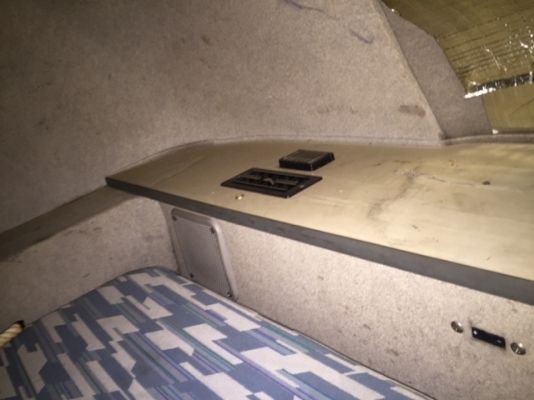 ขายหมวกใส่หัวเก๋งรถบรรทุก10ล้อ,หัวลาก มีที่นอนอยู่ในหมวก มีช่องแอร์,หน้าต่าง,มุ่งลวด สนใจติดต่อ 0860801238