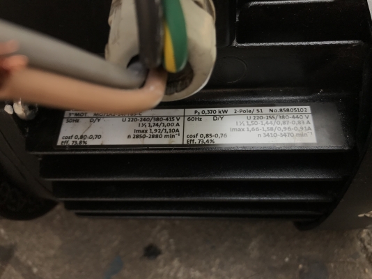 ขายปั้มน้ำแบบตั้งแรงดันสูง Groundfos 0.5HP. 380V สภาพสวย หมุนนิ่ม พร้อมใช้งาน มี 2ตัวครับ