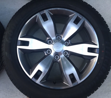 ล้อแม็กป้ายแดง Ford Everest ขอบ20 พร้อมยางป้ายแดง Goodyear 265-50-20 ปี 17 สวยกริ๊บ เส้นสีชัดๆทุกเส้น