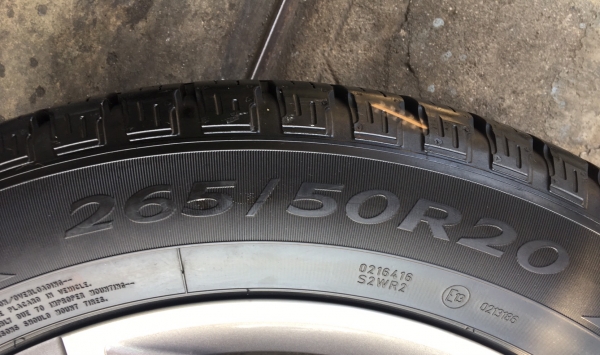 ล้อแม็กป้ายแดง Ford Everest ขอบ20 พร้อมยางป้ายแดง Goodyear 265-50-20 ปี 17 สวยกริ๊บ เส้นสีชัดๆทุกเส้น