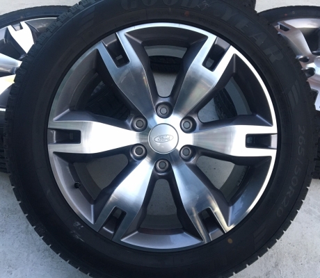 ล้อแม็กป้ายแดง Ford Everest ขอบ20 พร้อมยางป้ายแดง Goodyear 265-50-20 ปี 17 สวยกริ๊บ เส้นสีชัดๆทุกเส้น