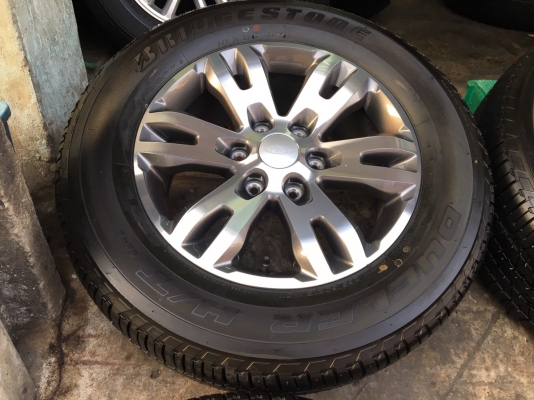 ใหม่ยกจากศูนย์ ล้อแม็กพร้อมยางป้ายแดง Ford Everest 265-60-18 ปลายปี 17