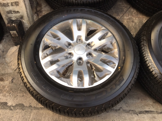 ใหม่ยกจากศูนย์ ล้อแม็กพร้อมยางป้ายแดง Ford Everest 265-60-18 ปลายปี 17