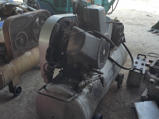 ปั๊มลม iwata DUAL 75 ของเก่านอกนำเข้าจากญี่ปุ่น ยังไม่เคยใช้งานในไทย สภาพดี พร้อมใช้งาน