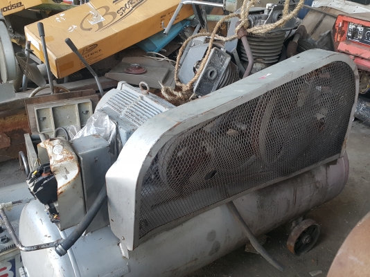 ปั๊มลม iwata DUAL 75 ของเก่านอกนำเข้าจากญี่ปุ่น ยังไม่เคยใช้งานในไทย สภาพดี พร้อมใช้งาน