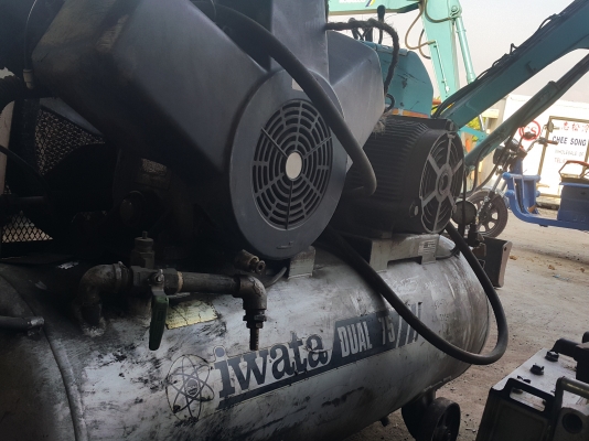 ปั๊มลม iwata DUAL 75 ของเก่านอกนำเข้าจากญี่ปุ่น ยังไม่เคยใช้งานในไทย สภาพดี พร้อมใช้งาน