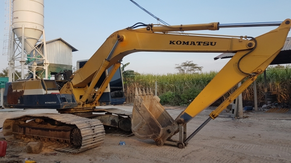 ขายPC200-5เก่านอกใช้แล้ว