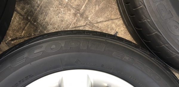 ล้อแม็ก Nissan Tida ขอบ 15 พร้อมยาง Bridgestone 185-65-15 ปลายปี 14 สภาพดี