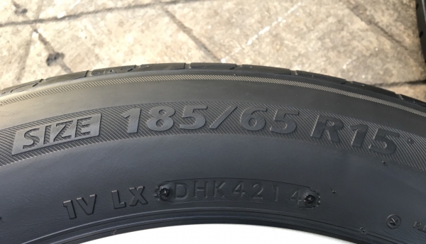 ล้อแม็ก Nissan Tida ขอบ 15 พร้อมยาง Bridgestone 185-65-15 ปลายปี 14 สภาพดี