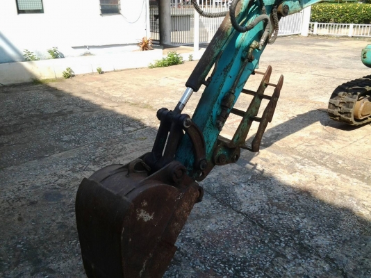 แบ็คโฮPC25-8มีลายหัวแย็ก