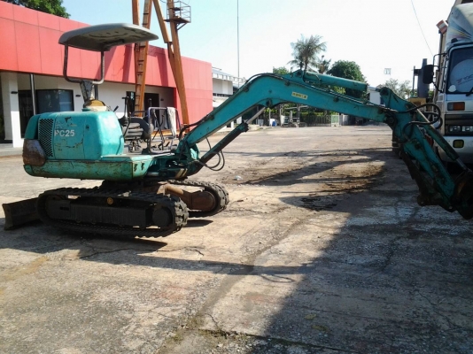 แบ็คโฮPC25-8มีลายหัวแย็ก