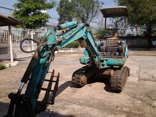 แบ็คโฮPC25-8มีลายหัวแย็ก