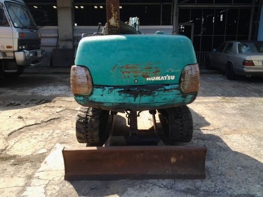 แบ็คโฮPC25-8มีลายหัวแย็ก