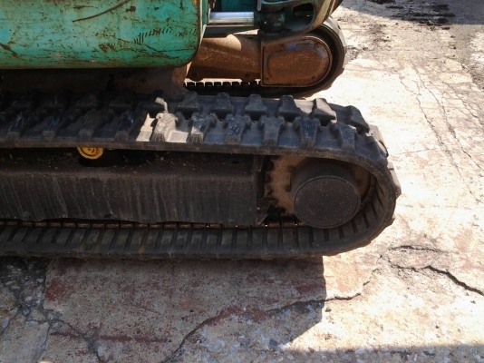 แบ็คโฮPC25-8มีลายหัวแย็ก