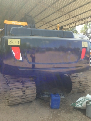 ขายรถแบคโฮ VOLVO EC210B PR1ME เอกสารอินวอย ไมล์ ู6100 ชม.ราคา 950000