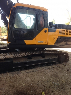 ขายรถแบคโฮ VOLVO EC210B PR1ME เอกสารอินวอย ไมล์ ู6100 ชม.ราคา 950000