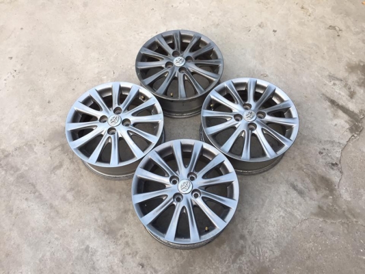 ขายล้อแม็ก Toyota Vios พร้อมน็อตล้อ ขอบ 15 4 ล้อ ราคา 2,500 บาท