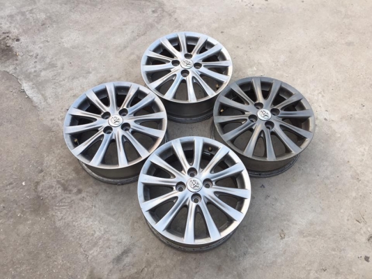 ขายล้อแม็ก Toyota Vios พร้อมน็อตล้อ ขอบ 15 4 ล้อ ราคา 2,500 บาท