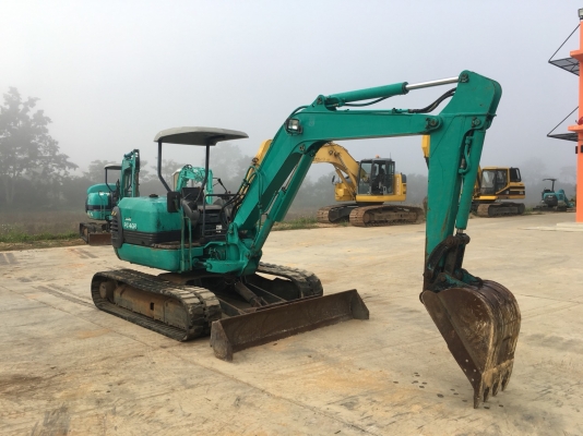 KOMATSU รุ่น: PC40R-8 KOMATSU รุ่น: PC40R-8