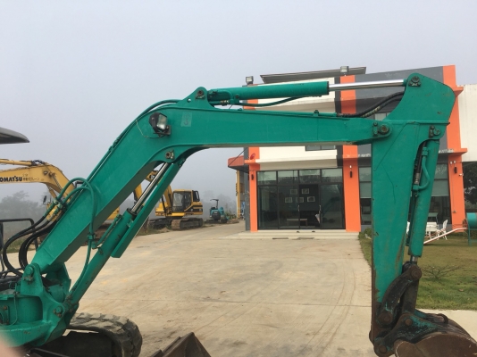 KOMATSU รุ่น: PC40R-8 KOMATSU รุ่น: PC40R-8