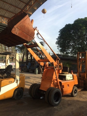 รถตักToyota 2sd10-11166 ตักได้1คิว ยกสูง 3.0 เมตร เครื่องยนต์ดีเซลToyota 2j เกียร์ครัชmanualนำเข้าจากญี่ปุ่น 185,000 ตามสภาพครับ ติดต่อสอบถามได้นะครับที่เบอร์0985609492 เอ็ม