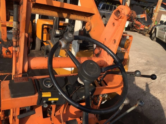 รถตักToyota 2sd10-11166 ตักได้1คิว ยกสูง 3.0 เมตร เครื่องยนต์ดีเซลToyota 2j เกียร์ครัชmanualนำเข้าจากญี่ปุ่น 185,000 ตามสภาพครับ ติดต่อสอบถามได้นะครับที่เบอร์0985609492 เอ็ม