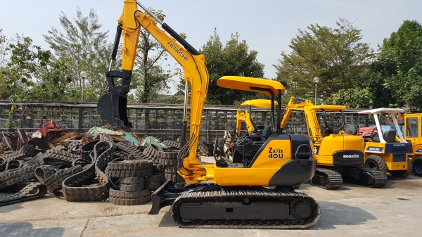ขาย รถขุด HITACHI รุ่น EX40 มือสองญี่ปุ่น แทรกเหล็ก สลัก บูทเอวแน่น 100\% สวยพร้อมใช้งาน มือถือ 0818753444