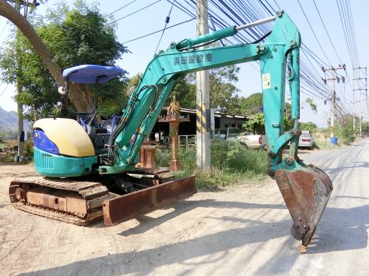 KOMATSU 40mr-1 ขนาดPC-40 <มีVDOให้ชม> รถเก่านอกแท้ มีเอกสารใบอินวอย☎️ติดต่อ 085-5632278 (ราคาต่อรองได้)