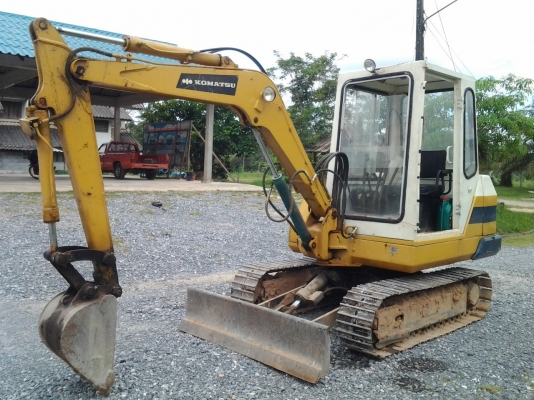 ขายรถแบ๊คโฮ KOMATSU PC30 รุ่น 3 มีเก๋ง สภาพสวยๆเดิมๆ