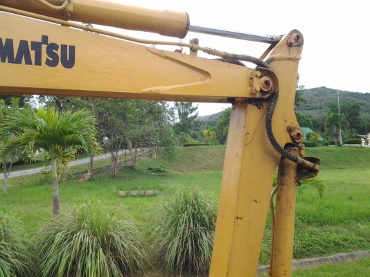 ขายรถแบ๊คโฮ KOMATSU PC30 รุ่น 3 มีเก๋ง สภาพสวยๆเดิมๆ