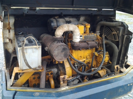 ขายรถแบ๊คโฮ KOMATSU PC30 รุ่น 3 มีเก๋ง สภาพสวยๆเดิมๆ