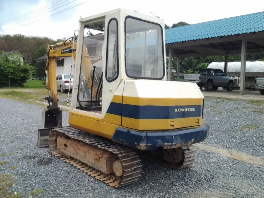 ขายรถแบ๊คโฮ KOMATSU PC30 รุ่น 3 มีเก๋ง สภาพสวยๆเดิมๆ ขายรถแบ๊คโฮ KOMATSU PC30 รุ่น 3 มีเก๋ง สภาพสวยๆเดิมๆ